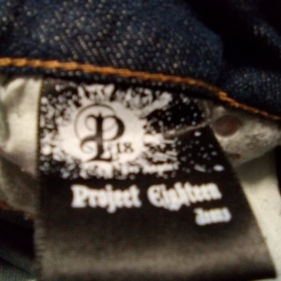 PROJECT eighteen ripped blue jeans. Size 9. (32X29.5) - Picture 10 of 14